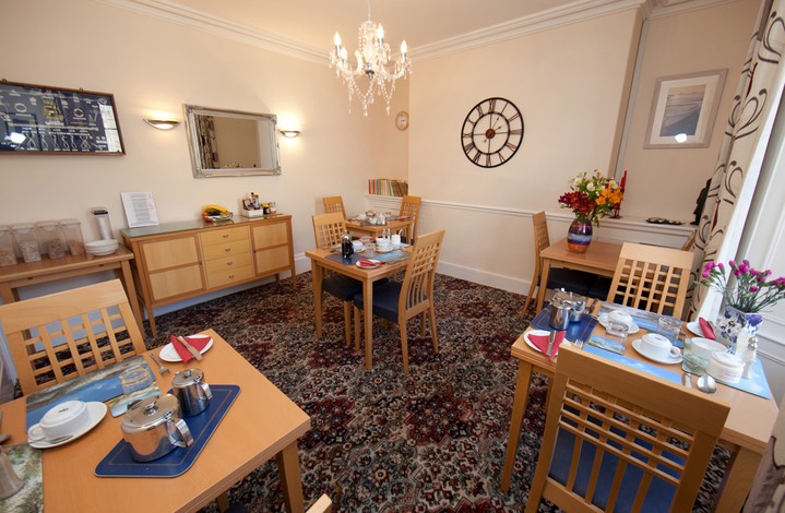 Westford_Scilly_Diningroom_2